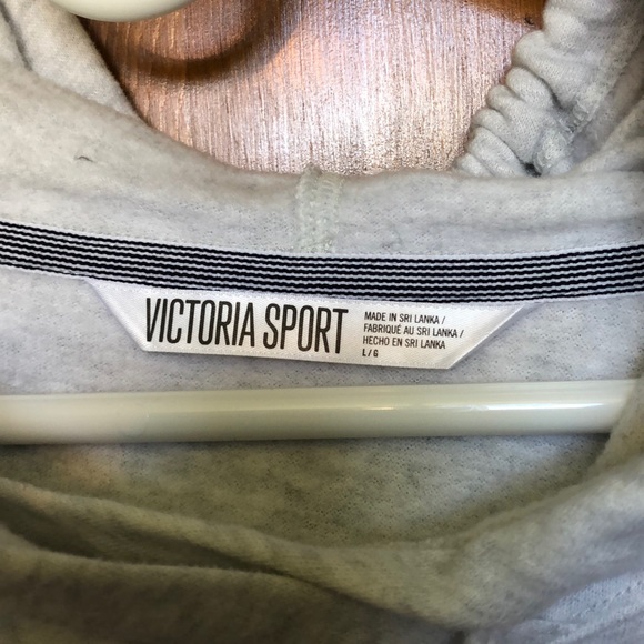 Victoria’s sport sweatshirt - Picture 2 of 3
